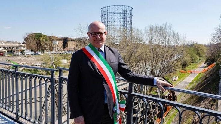 Ballottaggi, blitz del centrodestra: insorgono i sindaci. Faro del Quirinale