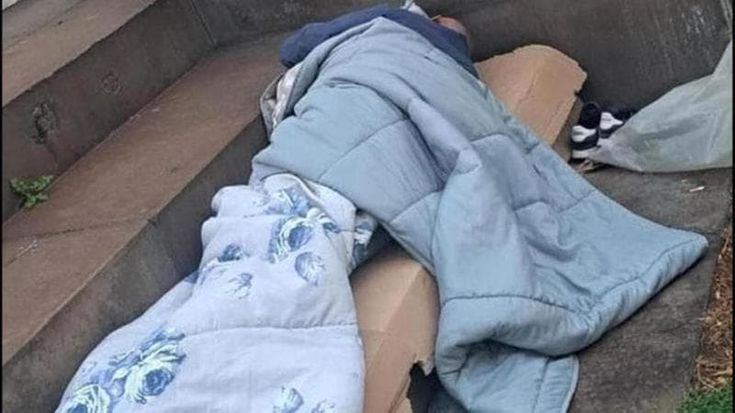 Brescia, muore un altro senzatetto: è il secondo in poche ore. Ipotesi malore o droga tagliata male