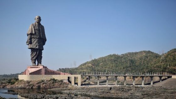 India, inaugurata la statua più alta al mondo: 182 metri
