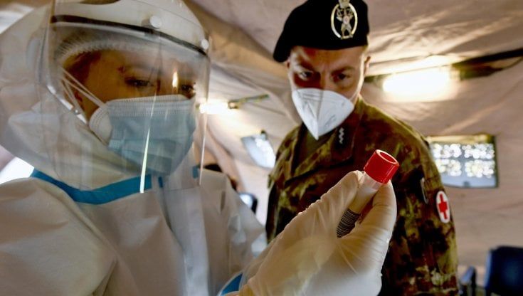 Coronavirus, bollettino del 4 novembre: 26mila tamponi, nel Lazio 2432 positivi (+223). A Roma 1.247 . Premier Conte: "Lazio zona gialla"