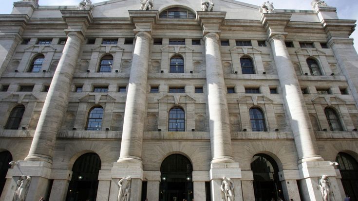 Piazza Affari, con il Covid bruciati 27 miliardi di utili