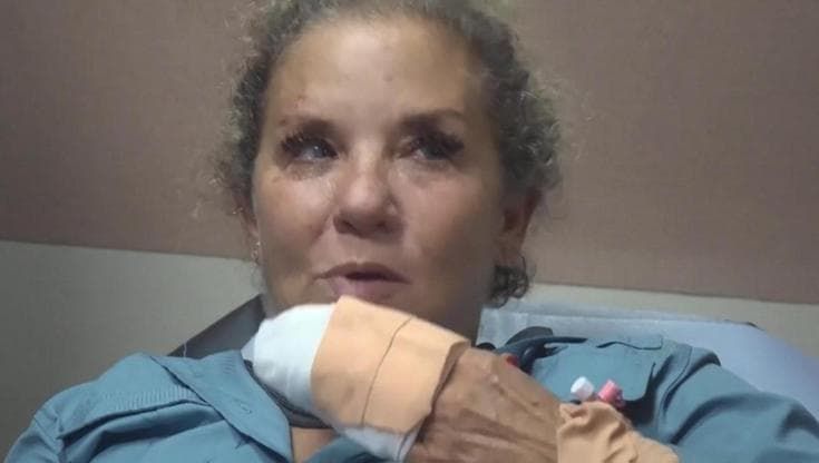Cisgiordania, giornalista Usa aggredita dai coloni: "Sono terroristi ebrei, madri avete allevato dei mostri"