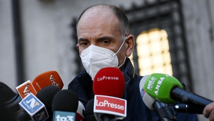 Migranti, Letta: "L'Ue rispetti le regole sul ricollocamento". E sul Copasir dà ragione a Meloni
