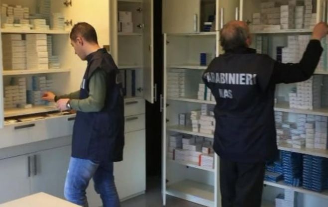 Traffico internazionale di medicinali rubati: 19 arresti, danno da 30 milioni per ospedali e case farmaceutiche