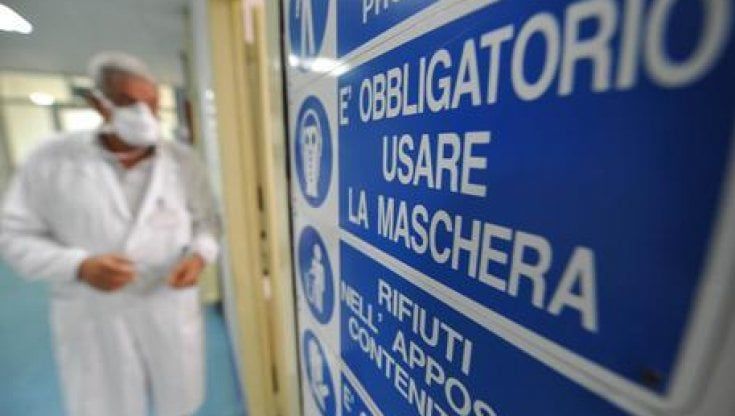 Sanità in Lombardia, per battere le liste d'attesa ambulatori aperti anche di sera e nei festivi
