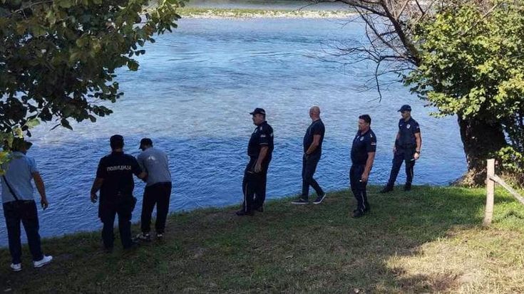 Si rovescia barcone di migranti nel fiume Drina: almeno 11 morti, c’è anche un bambino