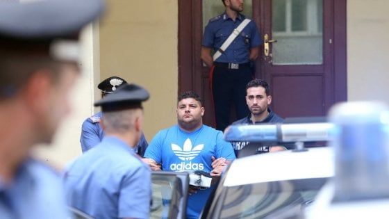 Il pane della camorra:  supermercati e negozi costretti a comprare dai clan. Innocente investita e uccisa durante una "stesa" a Secondigliano