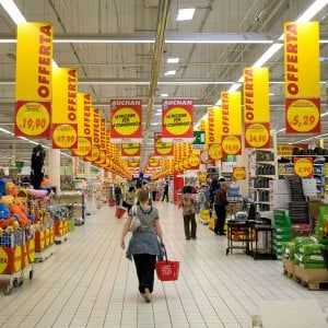 Istat, l'inflazione sale ad agosto: +1,2%