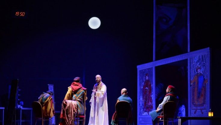 Enrico IV, Lo Monaco domina la scena