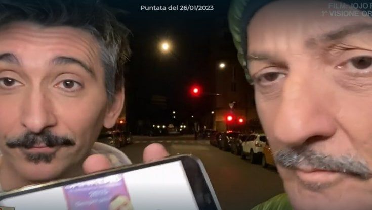 Sanremo 2023, Fiorello fa spoiler: "Ospite un cantante internazionale". Ecco gli indizi