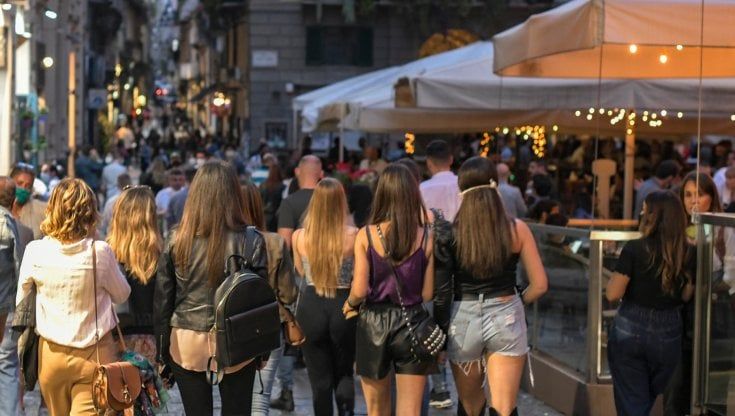 Un Qr-code contro tavolino selvaggio Daspo urbano nelle zone della movida