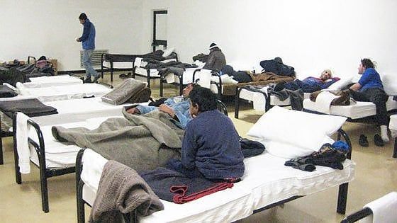 Coronavirus, allarme senzatetto: nel dormitorio di via Reiss Romoli restano in 4, tutti contagiati gli altri