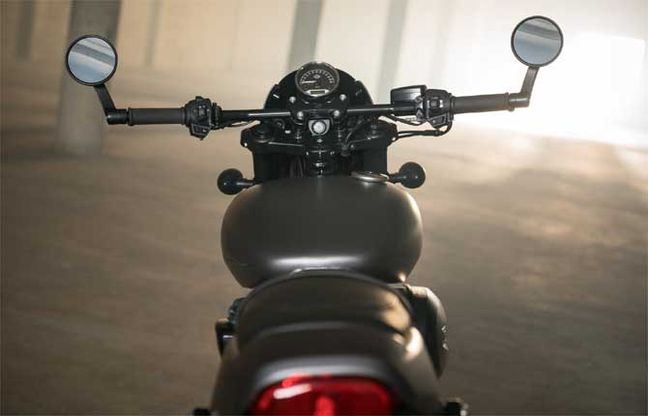 Street Rod, Harley Davidson amplia la gamma Dark Custom