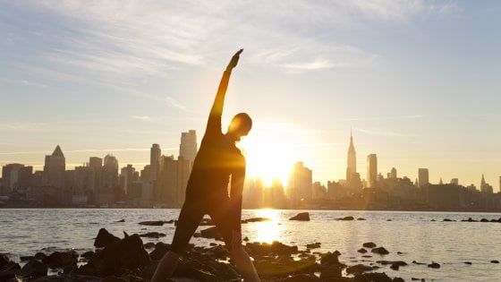 Giornata mondiale yoga, il saluto al sole nel cuore di New York