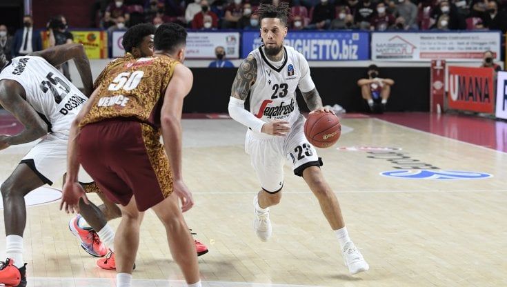 Basket, EuroCup: la Virtus Bologna passa a Venezia, Trento cade in Polonia