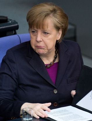 La smorfia di Angela Merkel, il documento non la convince