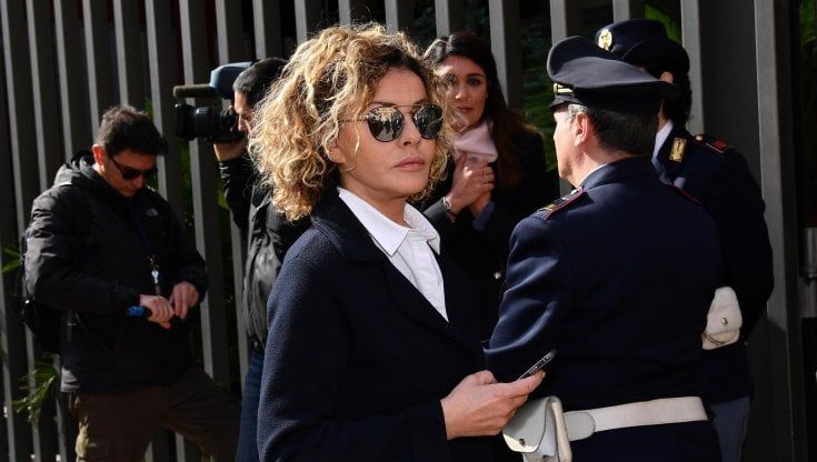 Morte produttore Losito, Eva Grimaldi dal pm parla del metodo Ares. Tra Amori, bugie e punizioni