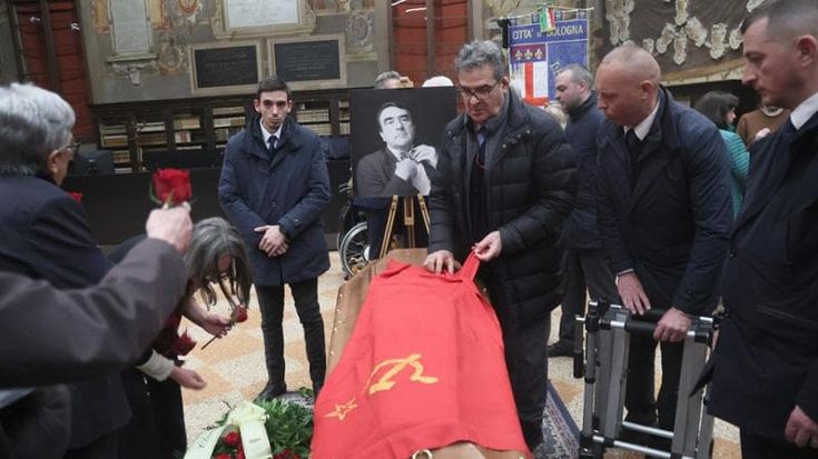 L’addio di Bologna a Eugenio Riccomini: “Grazie per averci trasmesso l’amore per l’arte”