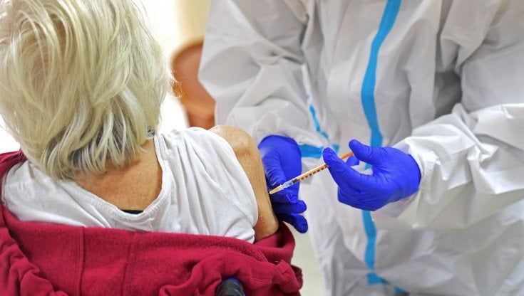 Coronavirus, nel Lazio calano i positivi: sono 1.543.  Rapporto tra positivi e tamponi è al 12%
