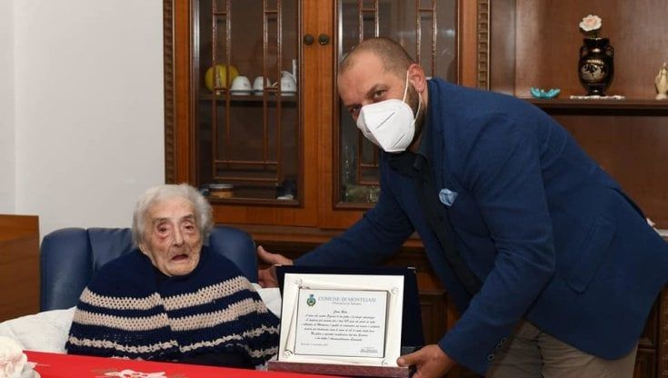 La signora Rita compie 108 anni: "Mai sposata e ghiotta di dolci"