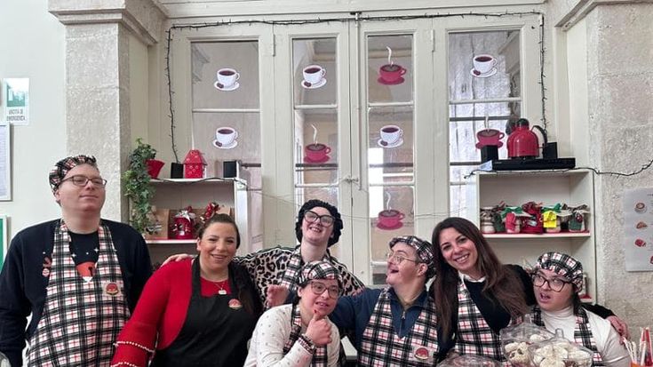 A Bitonto il bar gestito da 15 ragazzi disabili: "Un progetto educativo, qui è tutto fatto da loro"