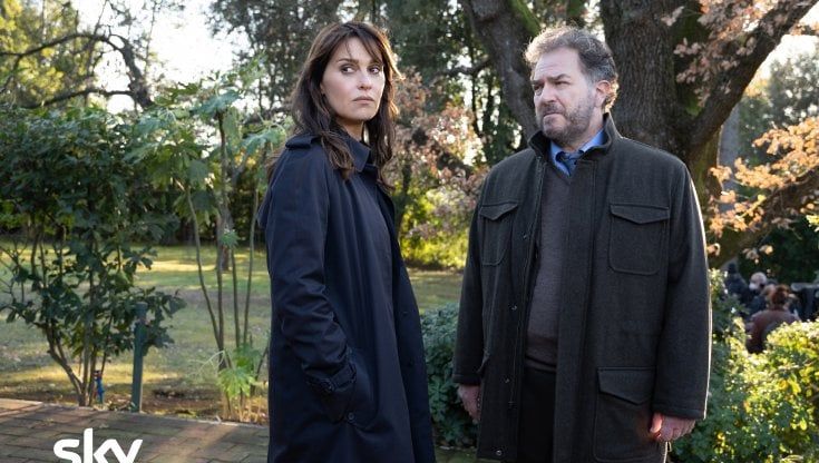 'Petra', la seconda stagione. Paola Cortellesi indaga e Andrea Pennacchi trova l'amore