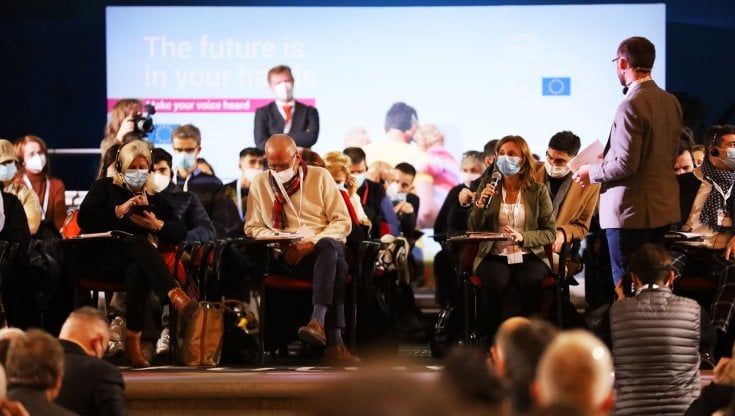 Il pensionato, la ricercatrice e il disoccupato: “Lavoro e parità, le nostre idee per l’Europa” 