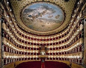 San Carlo, &egrave; alta tensione<br />"Tradimento, il teatro &egrave; morto"
