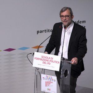 Comunali a Roma, Giachetti attacca la Raggi: "La sua è un'etica disgustosa" 