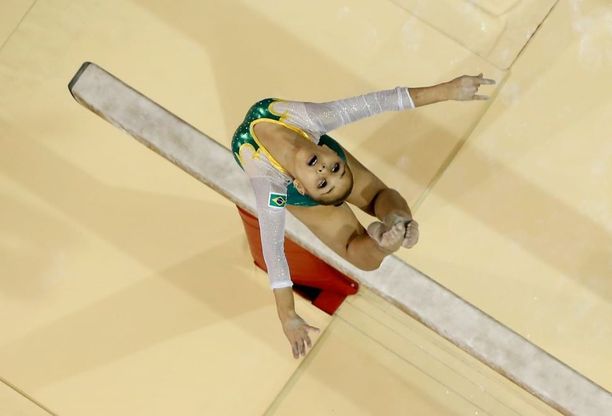 Ginnastica, nelle foto degli atleti un inno alla bellezza del corpo