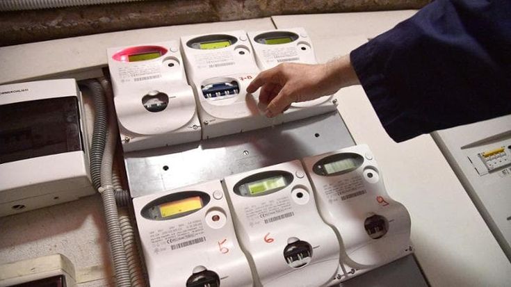 Bollette, stangata del 20% sul gas. Lo sconto sui carburanti prorogato al 1° maggio