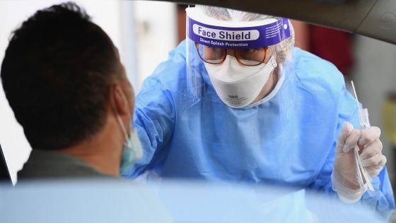 Coronavirus, il bollettino di oggi 17 agosto, nuovi casi in calo: oggi 320 contagi, 4 i decessi