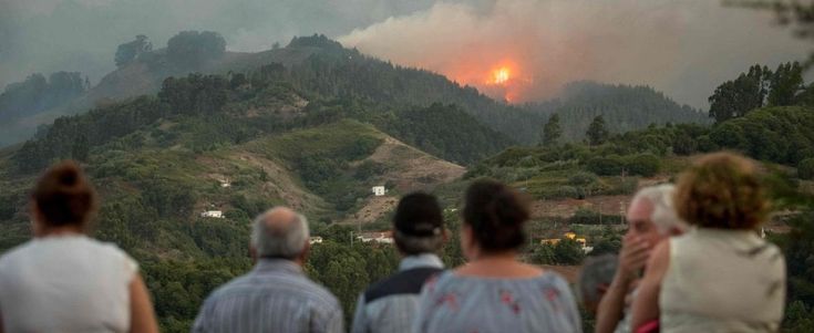 Gran Canaria devastata da un enorme incendio: 9 mila persone evacuate, distrutti 6 mila ettari di territorio