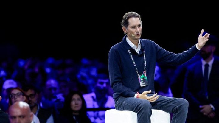Juventus, approvato il bilancio: perdite in calo. Elkann: “Non ci sarà cessione di azioni”