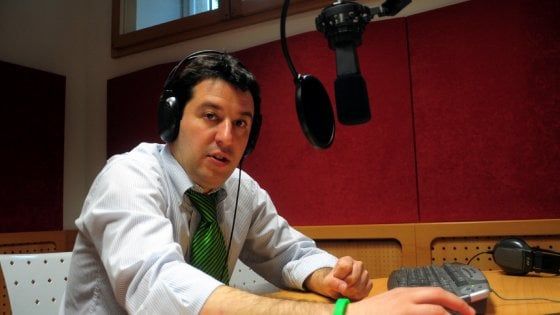 Lega sempre più in crisi, ora cede Radio Padania al patron (calabrese) di Rtl