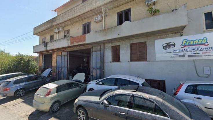 Meccanico pestato da un cliente lotta tra la vita e la morte. Arrestato l’aggressore