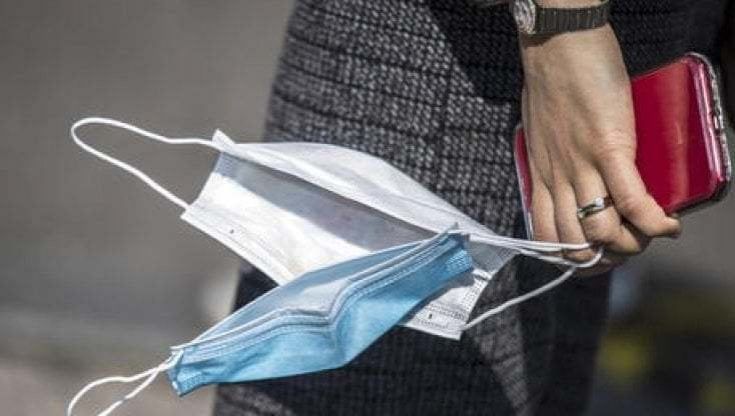 Sicilia, arrivano 20 milioni per mascherine, visiere e guanti promessi con la Finanziaria