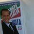 Cartacce, bottiglie vuote e dipendenti sperduti. Cosa resta della sede di Forza Italia