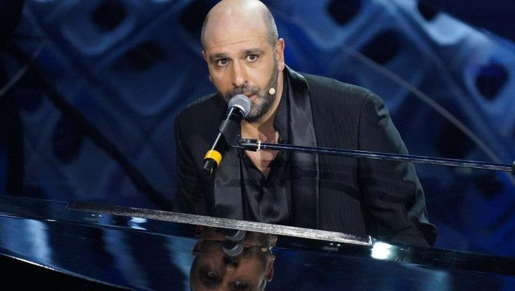 Checco Zalone arriva a Bologna per seppellirci con una risata