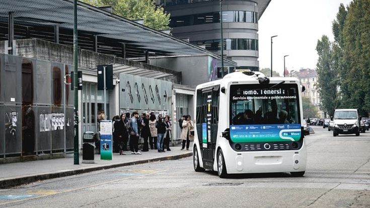 Dalle navette senza pilota ai robot che fanno i corrieri, così Torino salta nel futuro