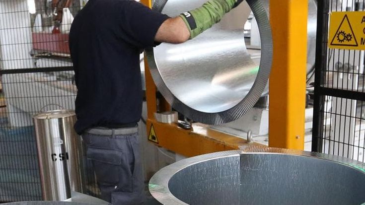 “Siamo pieni di lavoro, ma non troviamo personale qualificato”. Il grido d’allarme delle aziende del Nord