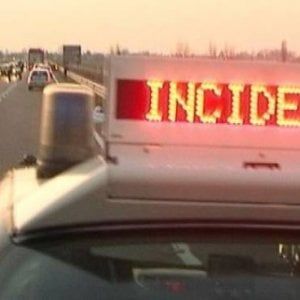 Enna, auto si ribalta: un morto