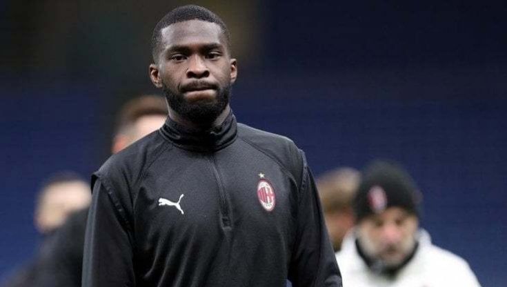 Milan, menisco lesionato per Tomori: operato, 30 giorni di stop