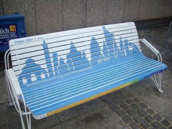 Lipsia, la panchina ha lo skyline di Bologna