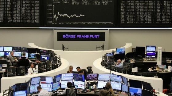 Borse deboli, la Cina preoccupa i mercati