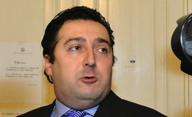 Il centrodestra salva GiovineLa decadenza pu&ograve; attendere