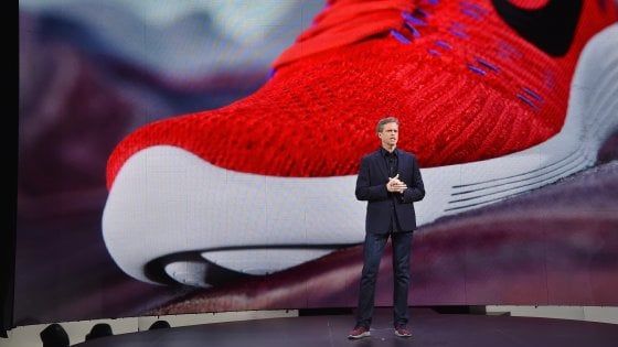 Mark Parker il guru dei runner: "Le mie Nike si allacciano da sole"