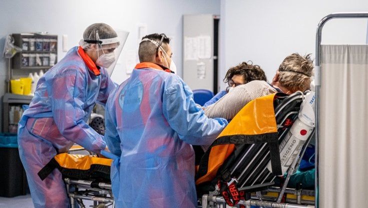 Coronavirus in Lombardia, Fontana: "Firmato accordo, le aziende potranno vaccinare direttamente i propri dipendenti"