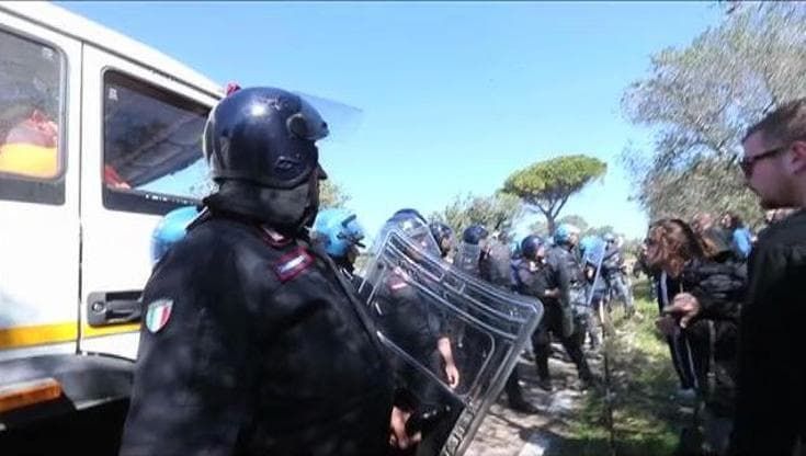Inchiesta sulla manifestazione No Tap, in 3 si oppongono all’archiviazione: “Noi vittime di torture”