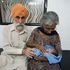 India, mamma a 70 anni: 